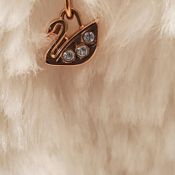 Butterfly Necklace - Picture 3 of 4